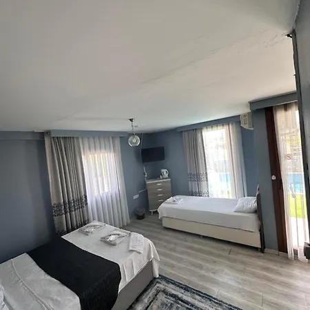 Apart Otel Birds Kuşadası