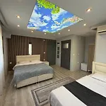 Birds Aparthotel 3*